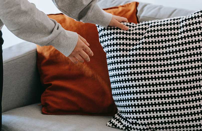 Agencement de coussins de canapé décoratifs